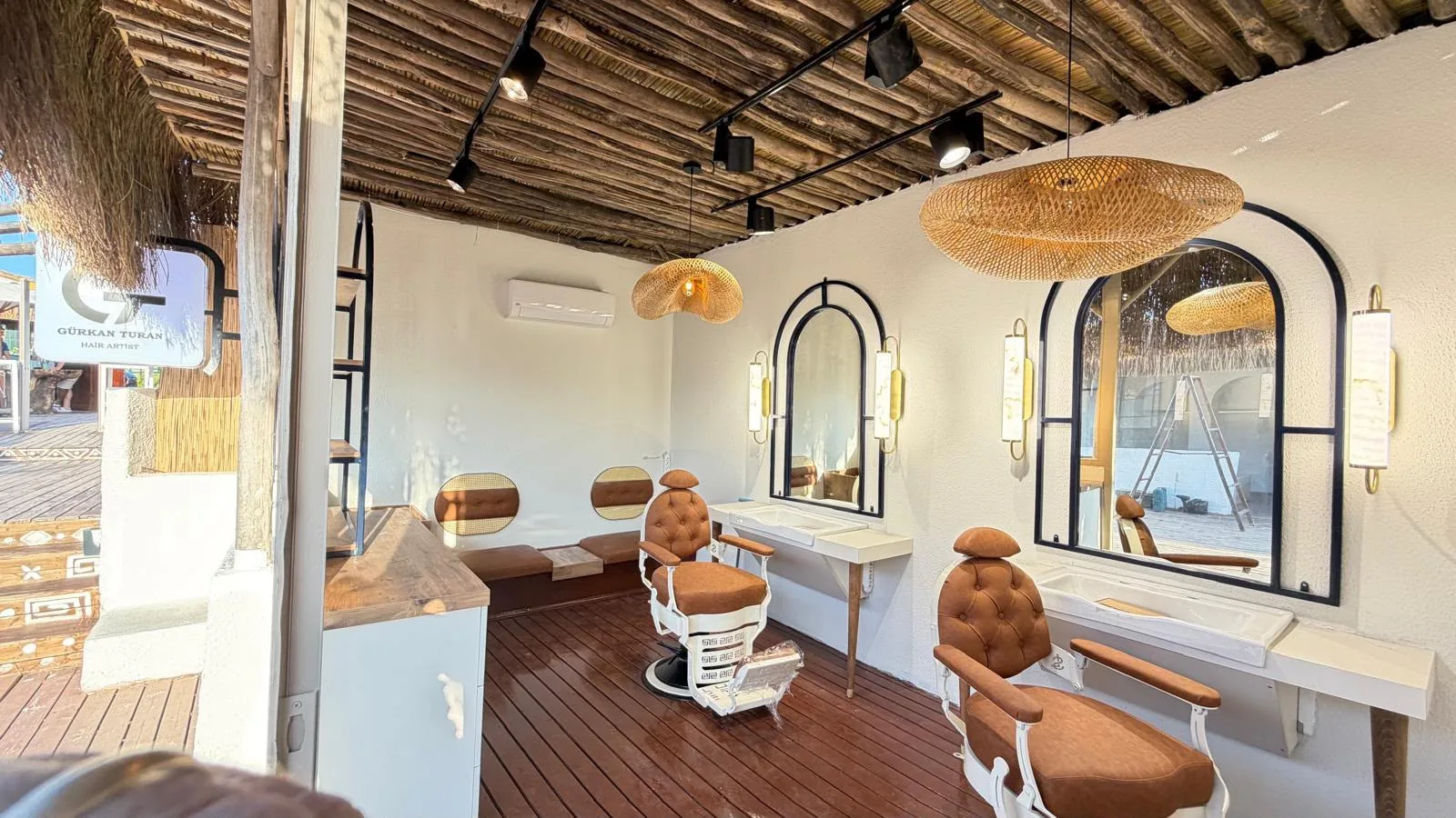 Gürkan Turan Hair Art salon içi
